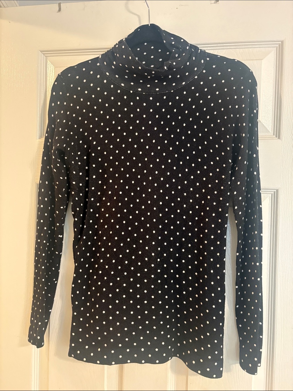 Liz Claiborne Black Polka Dot Turtleneck Long Sleeve Top